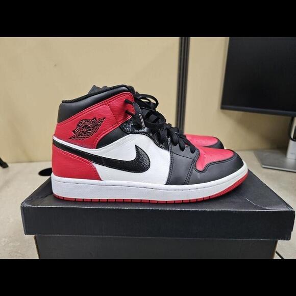 Jordan Other - NIKE AIR JORDAN 1 MID ‘BANNED’ RED MEN’S SIZE 10 With COA Legitmark